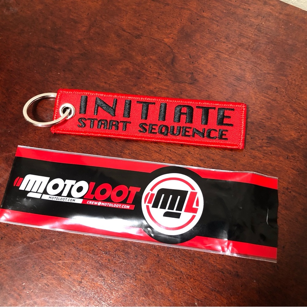 Red Key Holder - Picture 4 of 5